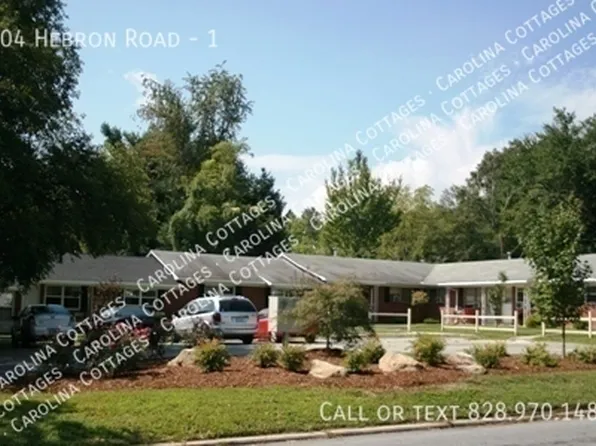 404 Hebron Rd APT 1, Hendersonville, NC 28739