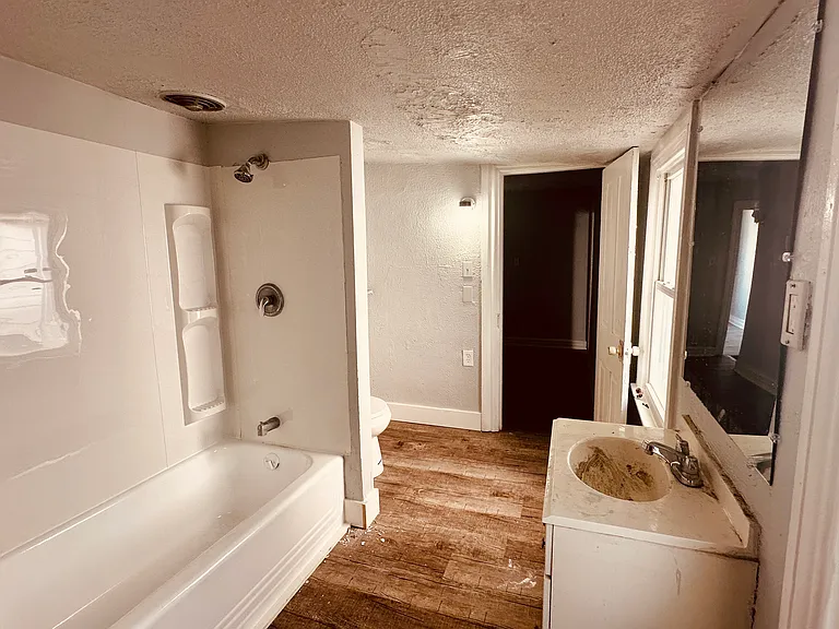 944 Oak St #1 — Photo 6