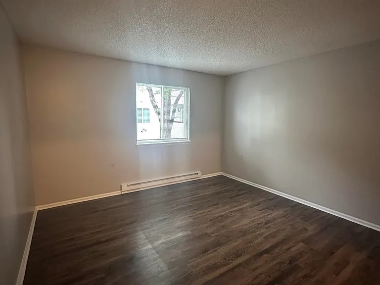 Sycamore Gardens Apartments — Photo 9