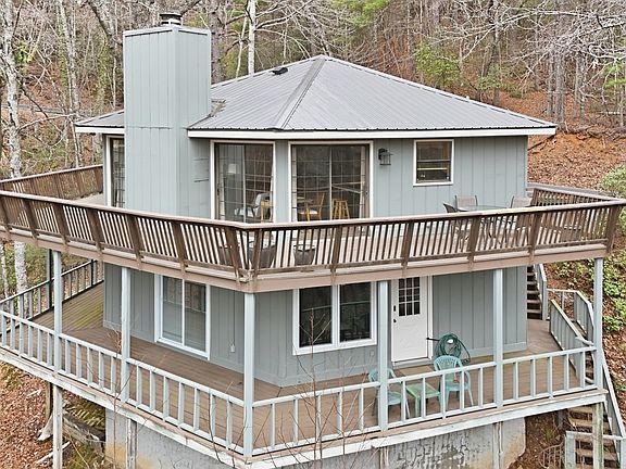 2nd image of 578 Saddleback Cir