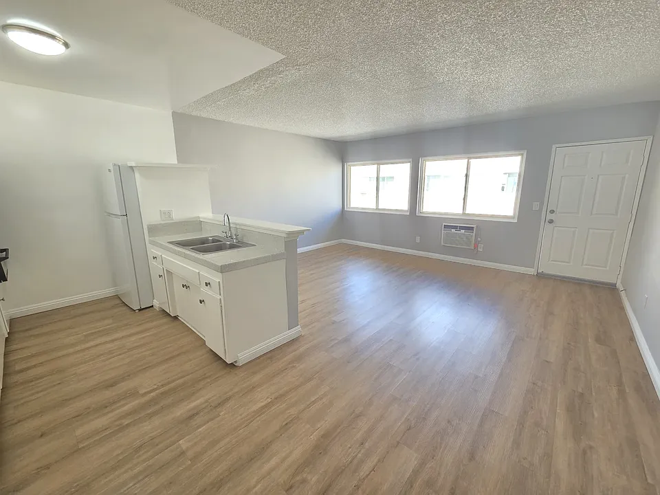 13961 Oxnard