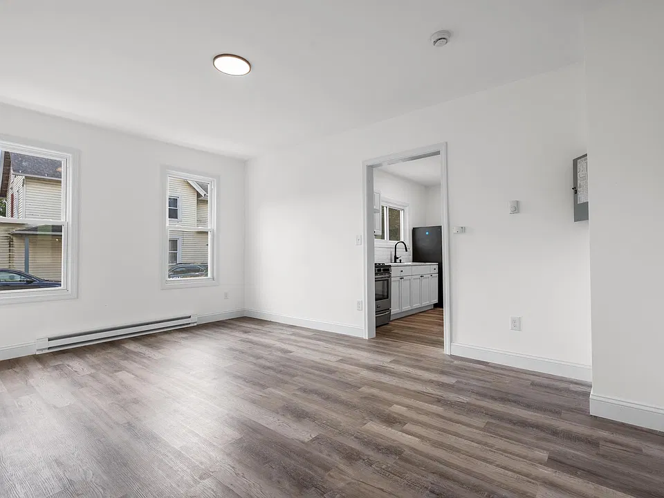 28 Coen St #1
