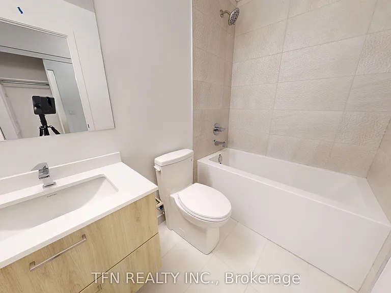 30 Upper Mall Way #2104 — Photo 17