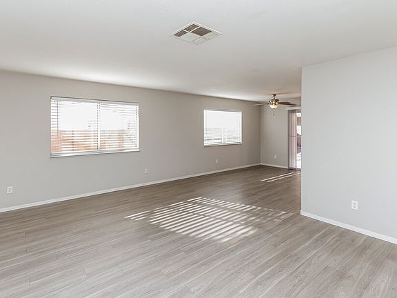 5th image of 707 Tawney Eagle St