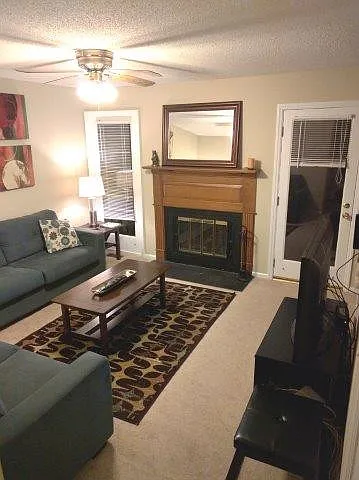 1941 Trexler Ct — Photo 3