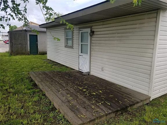 3rd image of 939 Griffin St