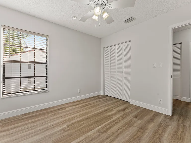 2900 Olivewood Ter #201 — Photo 12