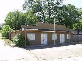 2nd image of 2395 Augusta Rd