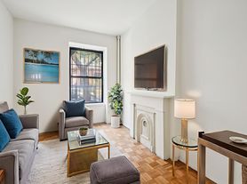 325 E 89th St, New York, NY