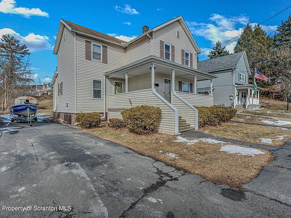 5th image of 831 Carmalt St