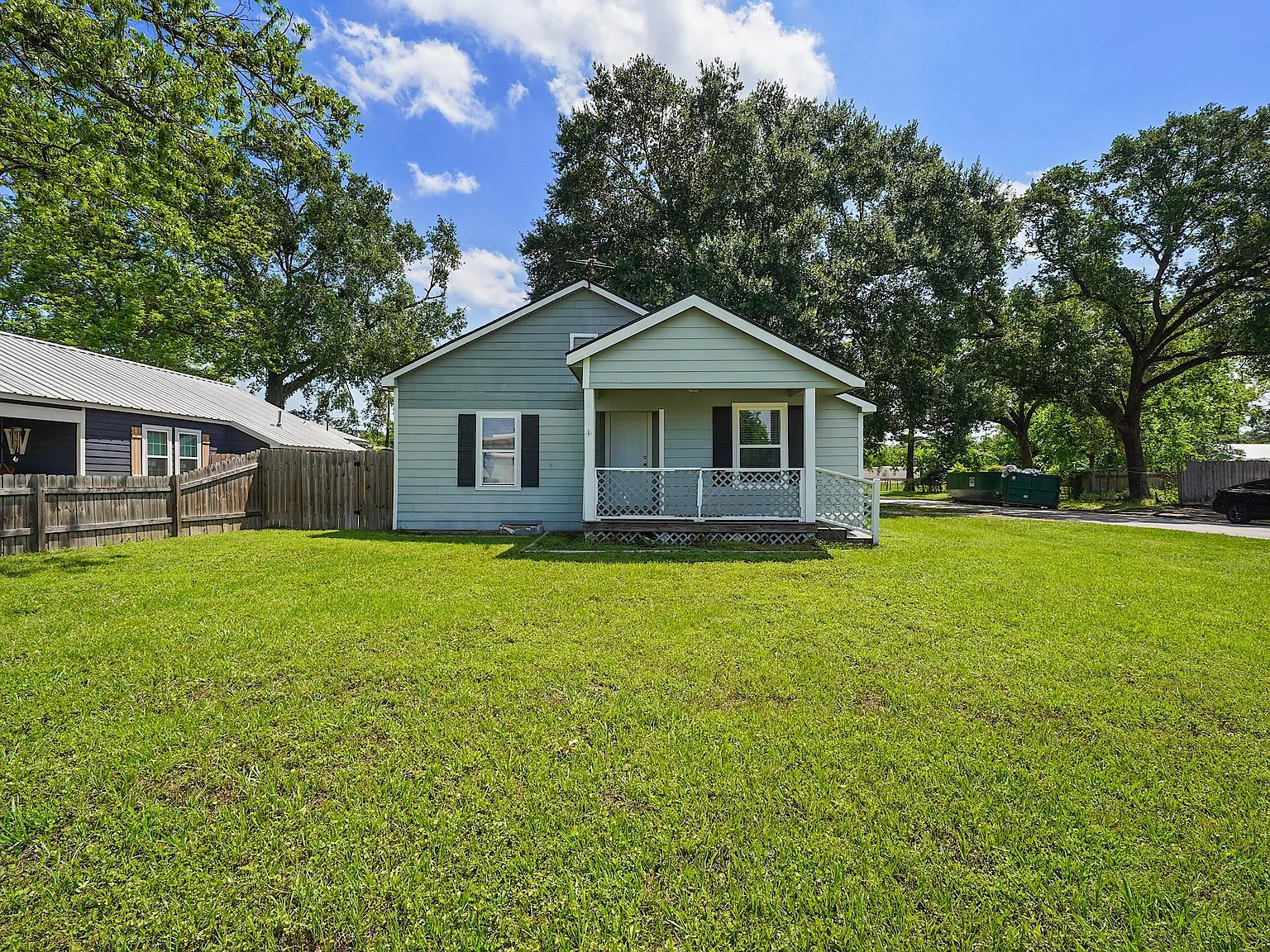 2 bed, 1.0 bath, 1187 sqft, $1,995 — Photo 1