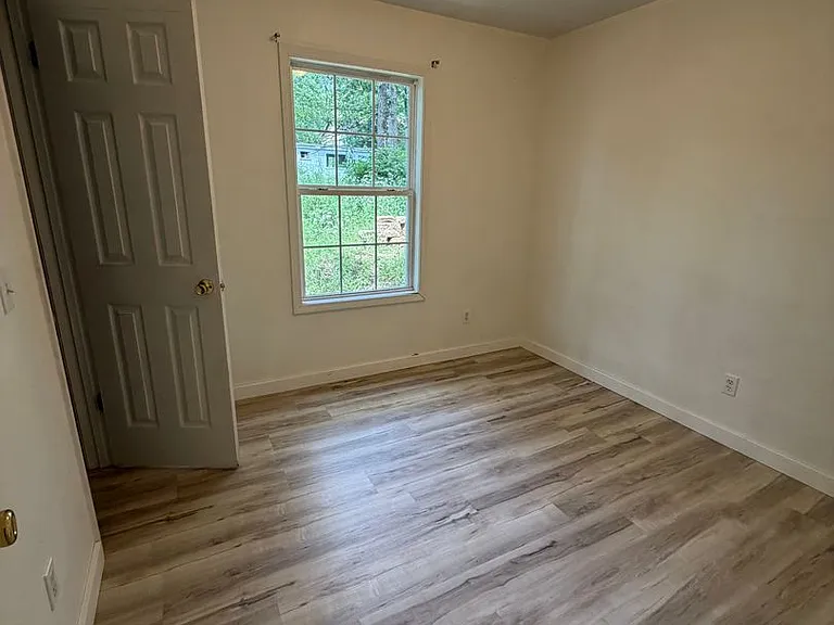 4031 White Oak Rd — Photo 15