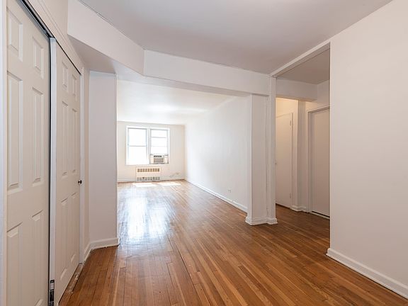 4th image of 3325 90th St APT 3K
