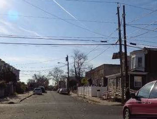 2nd image of 44 So 28th St