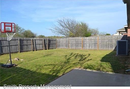 3rd image of 8020 Autumn Creek Trl
