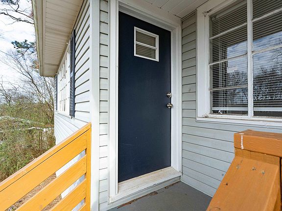 4th image of 720 Jeannine Ct