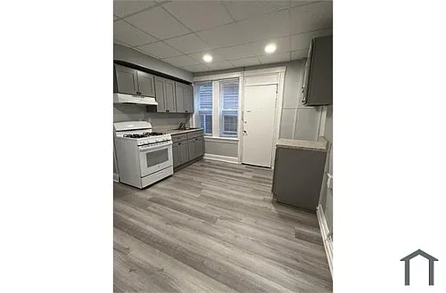 881 Main Ave Photo 1