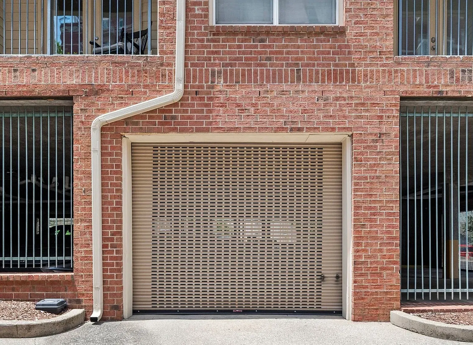 2 bed, 1.5 bath, 1030 sqft, $1,775 — Photo 1