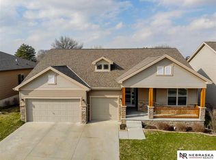 9520 White Pine Rd, Lincoln, NE 68505