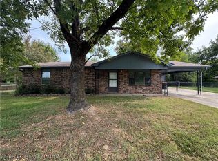 1204 N Davis St, Lavaca, AR 72941