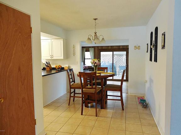 5th image of 1091 S Trail Ln