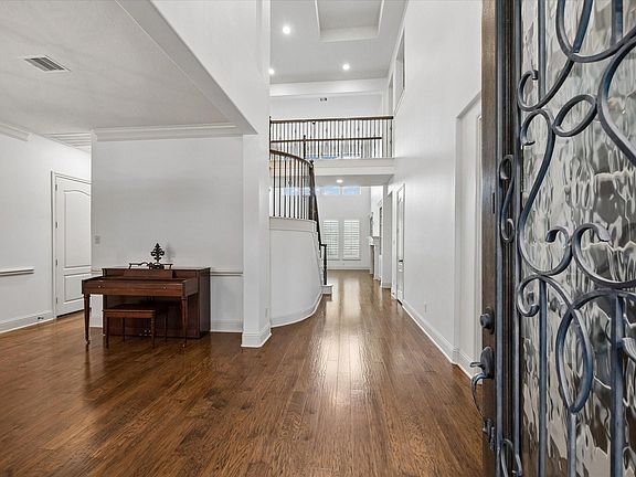3rd image of 5607 Mustang Ridge Ln