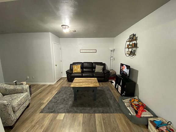 5th image of 104 N Saint Clair St