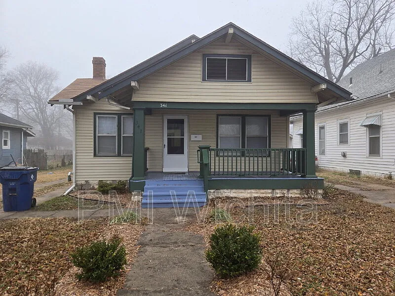 2 bed, 1.0 bath, $895 — Photo 1