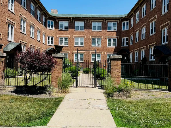 4814 W Hutchinson St APT 2A, Chicago, IL 60641