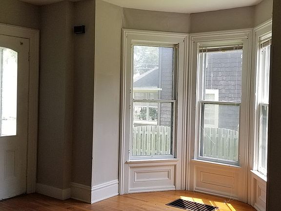2nd image of 165 Chapin St