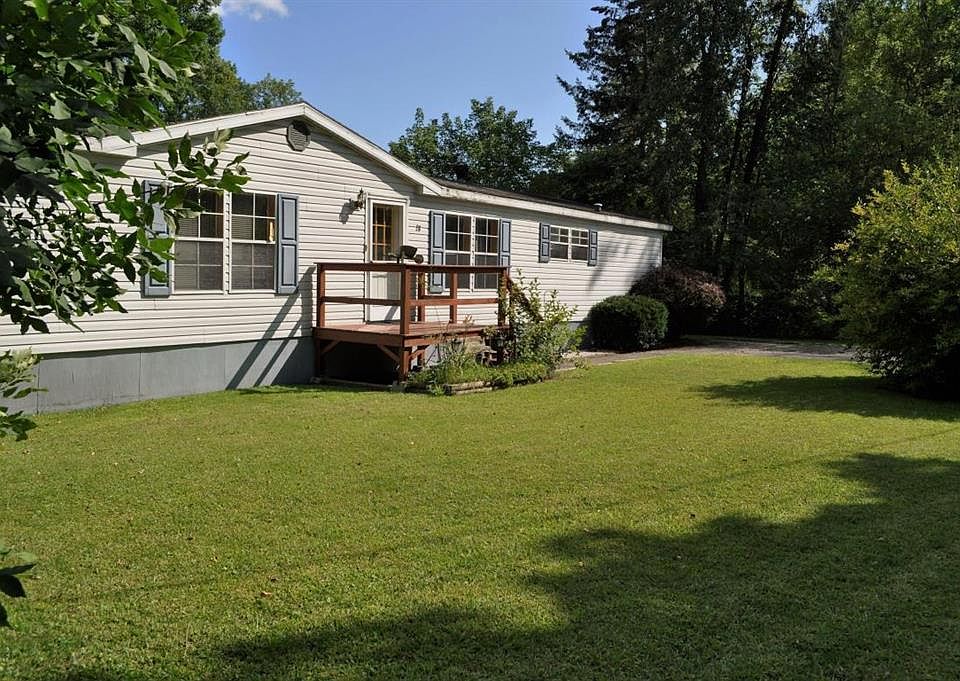 1st image of 28 Queen Anne Dr