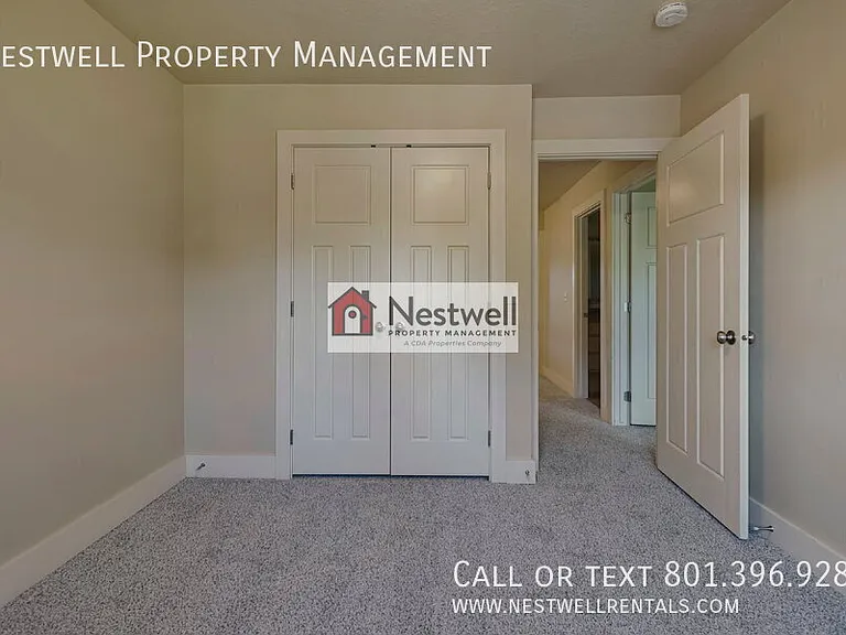 1327 E Urbandale Ln — Photo 15