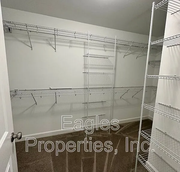 451 Fallingbrook Dr — Photo 24
