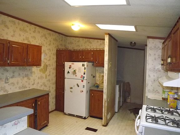 3rd image of 91 Lakeside Dr