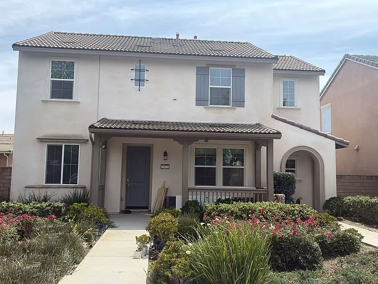 2972 E La Avenida Dr — Photo 1