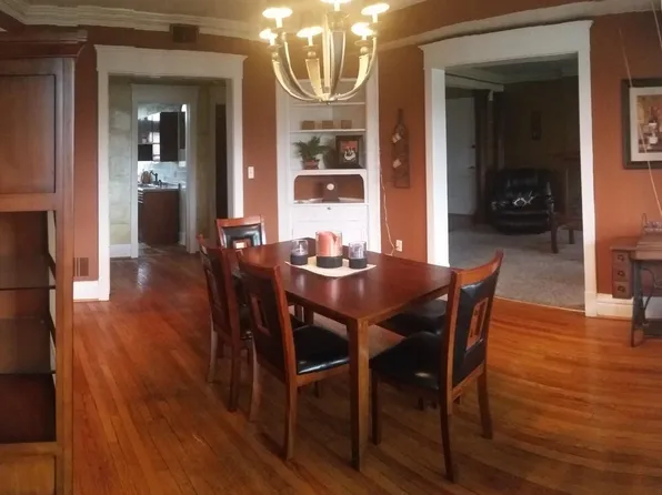 437 Broadway St, Pekin, IL