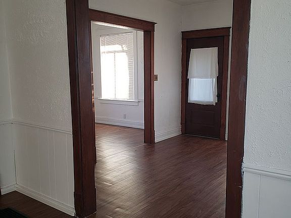 3rd image of 609 Franklin Ave