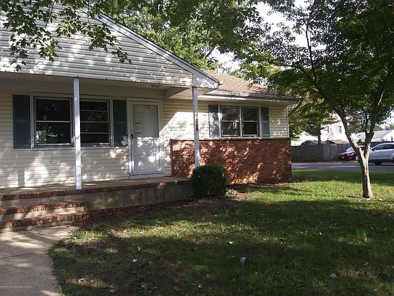 3rd image of 3129-3131 Cohocton Ave