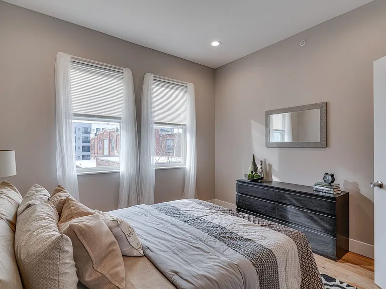 1436 N Corlies St — Photo 22