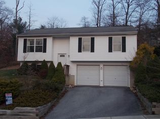 15 Independence Dr, Mount Holly Springs, PA