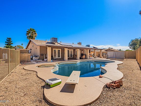 4th image of 16848 N 40TH Avenue