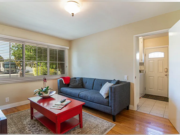 6706 Capistrano Ave — Photo 23