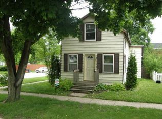 129 W 4th St, Pecatonica, IL 61063
