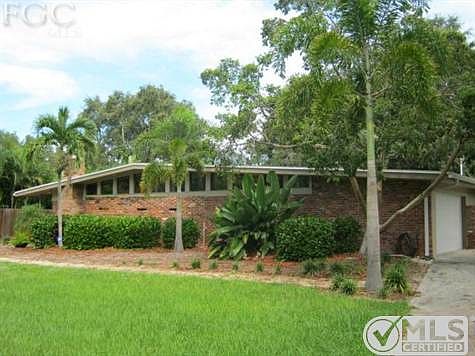 This is an unfurnished, annual rental. The furnishings you