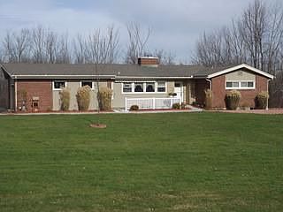 2nd image of 800 Hunt Rd