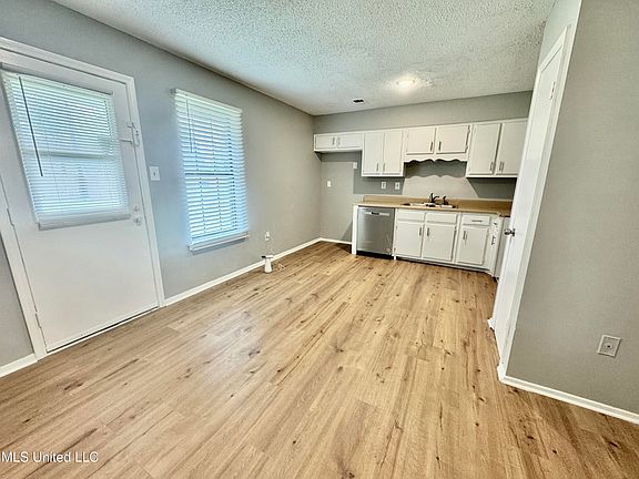 4th image of 10519 French Fort Dr