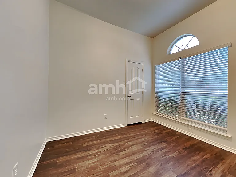 5745 Ozark Dr — Photo 17