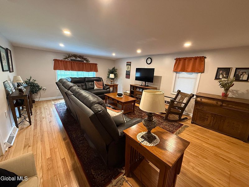 5th image of 6 Homer Avenue