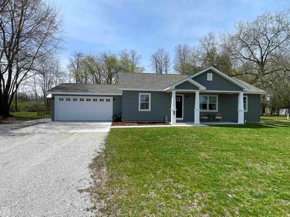 7048 Sylvia Dr, Lexington, MI 48450