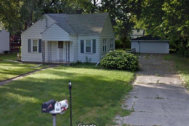 1st image of 924 W 62nd Pl